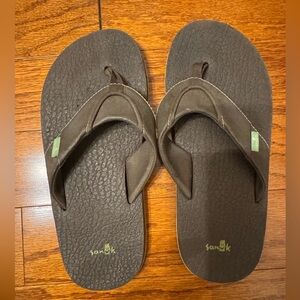 Boy’s Sanuk flip flops